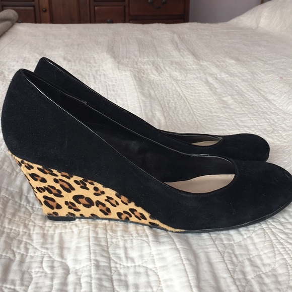 Franco Sarto black suede wedge with leopard heals - Picture 2 of 5